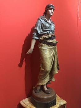 Ceramic Figurine - Woman - Goldscheider, E.Tell - 1900 Ceramic Figurine - Woman - Goldscheider, E.Tell - 1900