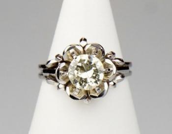 White Gold Ring - gold, diamond - 1990 White Gold Ring - gold, diamond - 1990