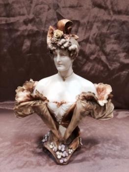 Porcelain Girl Figurine - Ernst Wahliss, Turn Wien Austria - 1896 Porcelain Girl Figurine - Ernst Wahliss, Turn Wien Austria - 1896