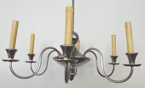 Chandelier in white metal and thin arms Chandelier in white metal and thin arms