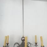 Chandelier in white metal and thin arms Chandelier in white metal and thin arms