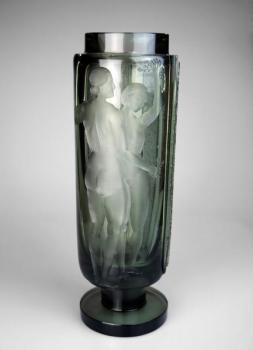 Vase - green glass - 1965 Vase - green glass - 1965