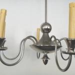 Chandelier in white metal and thin arms Chandelier in white metal and thin arms