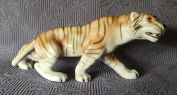 Porcelain Figurine - 1930 Porcelain Figurine - 1930