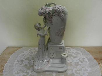 Porcelain Figurine - ceramics - 1907 Porcelain Figurine - ceramics - 1907